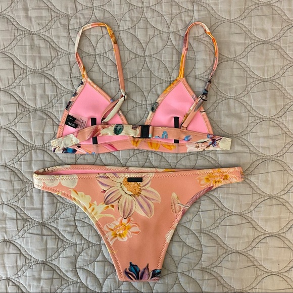 TRIANGL | Delilah Bikini — Fiore Rosa | Size S/XS - Picture 6 of 14
